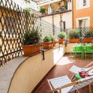 Apartment with terrace near Piazza Navona - FromHometoRome