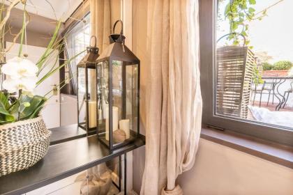 Navona Luxury and Charming Apartment with Terrace - image 15
