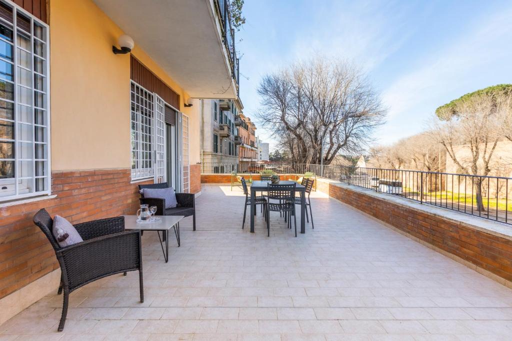 5-Bedroom and Terrace near Ostiense and San Saba - image 4