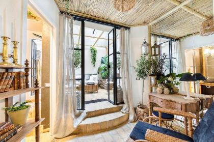 trastevere LuxuryCharming Loft with Pvt Courtyard Rome 