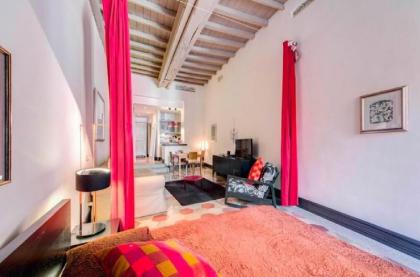 Apartment in piazza5 Scole For 5 people Center of Rome Rome