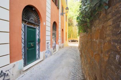 Quiet and Cozy Trastevere Hideaway Rome