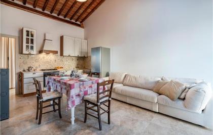 Beautiful home in Colle di Val d'Elsa with Outdoor swimming pool and 2 Bedrooms in Rome