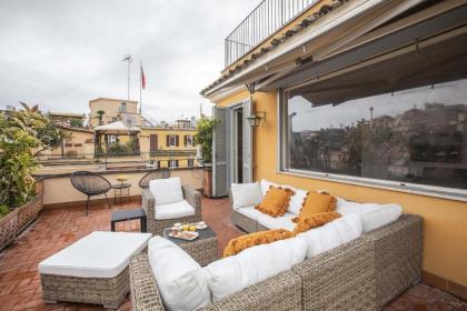Rome Accommodation - Wonderful Penthouse in the Spanish Steps area in Rome