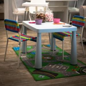 Laura Family Apartments