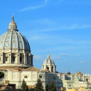 Saint Peter's Bright Apartment | Romeloft