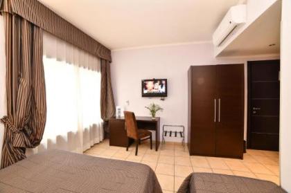 Seven Kings Relais - image 3