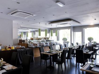Twentyone Hotel - image 10
