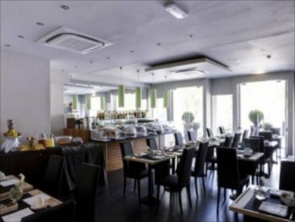 Twentyone Hotel - image 17