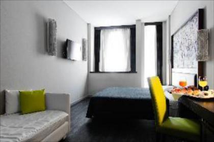 Twentyone Hotel - image 2