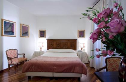 Hotel Columbia - image 19