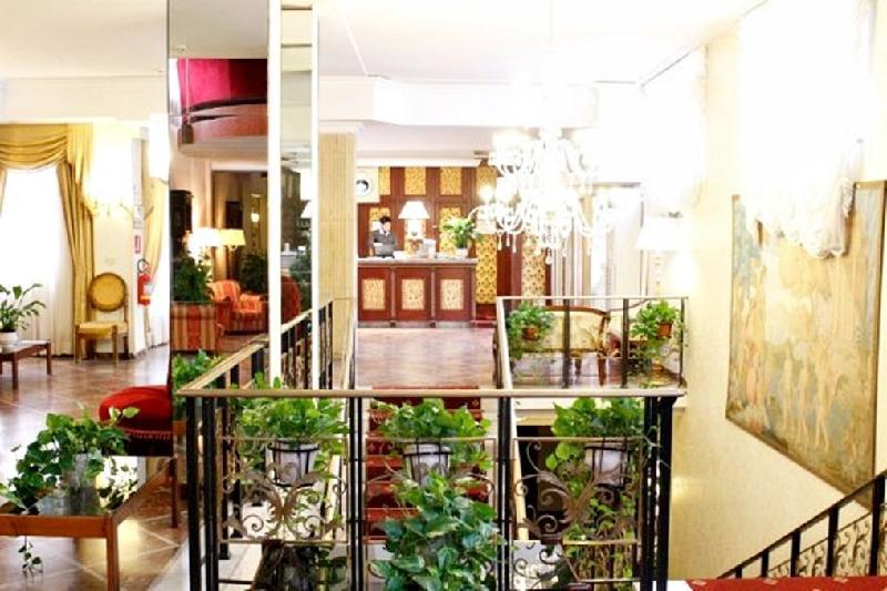 Grand Hotel Hermitage - image 3