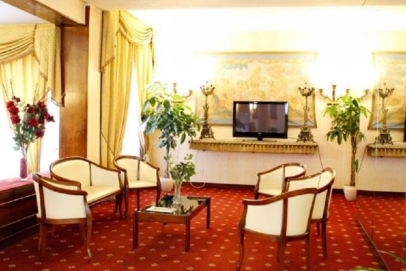Grand Hotel Hermitage - image 4