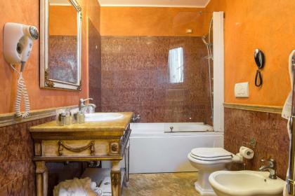 room Select Via Veneto - image 8
