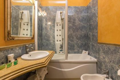 room Select Via Veneto - image 9