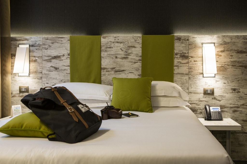 The Guardian Hotel - image 2