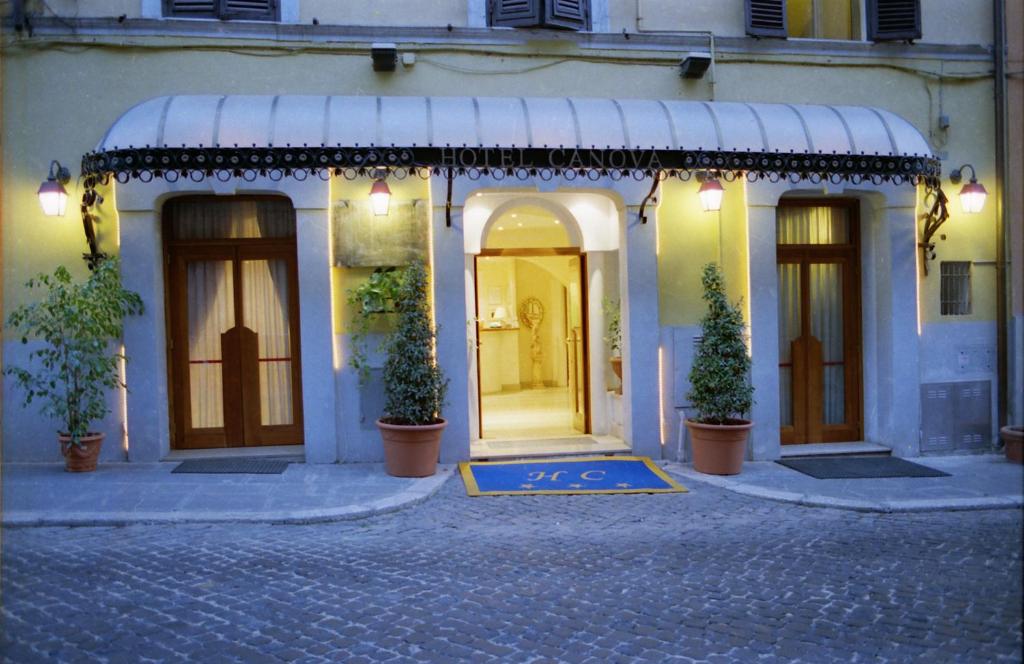Hotel Canova - main image