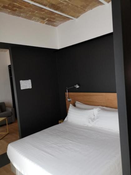 Coronari Palace - image 16