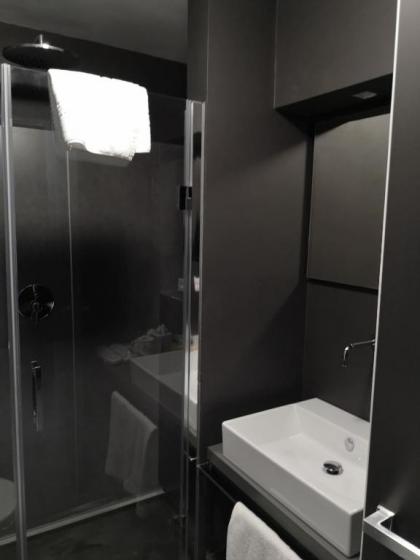 Coronari Palace - image 19