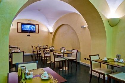 Crosti Hotel - image 12