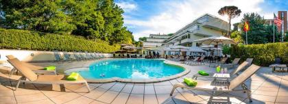 Cardinal Saint Peter Hotel - image 1