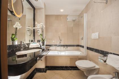 Cardinal Saint Peter Hotel - image 6