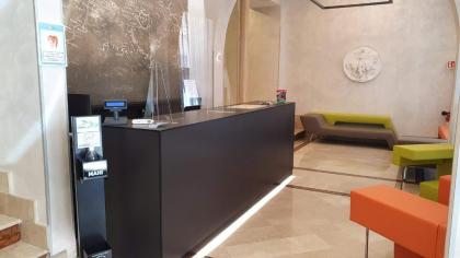 Hotel Varese - image 1