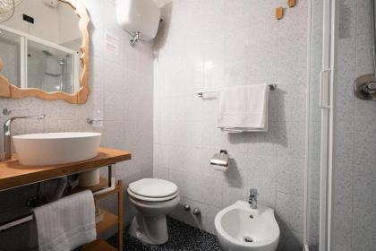 Hotel Ascot - image 21