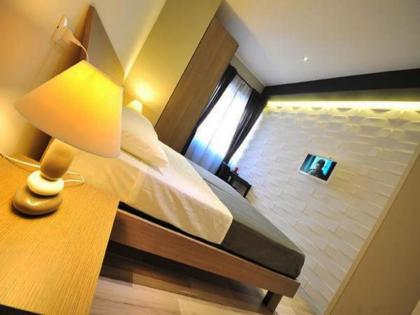 Living - image 13
