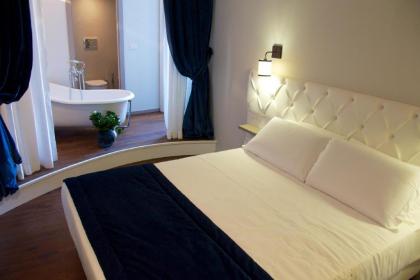 V Collection Piazza Farnese Luxury Suites - image 17