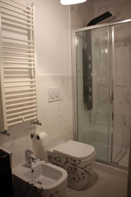 D.R.Rome Spanish Luxury Suites - image 21
