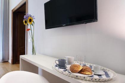 Sofia's Suites Guesthouse - image 9