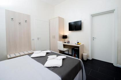 Grey&White - image 10