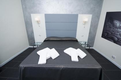 Grey&White - image 20