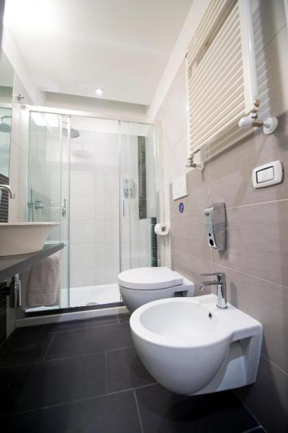 Grey&White - image 6