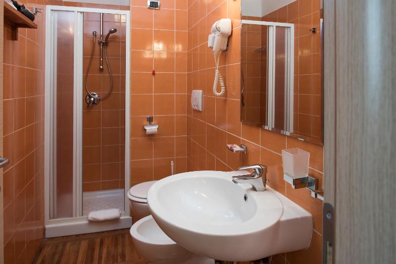 111 ColaDiRienzo Rooms - by AD Roma - image 3