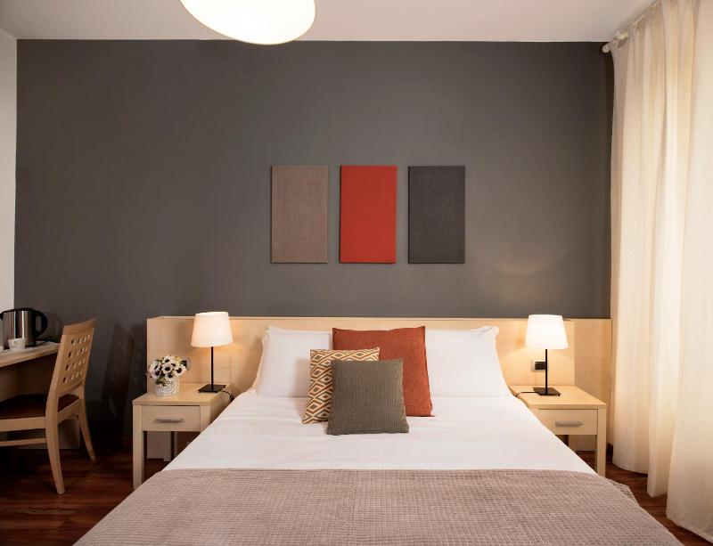 111 ColaDiRienzo Rooms - by AD Roma - image 5