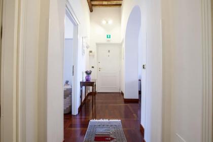 Aurora al Colosseo - image 21