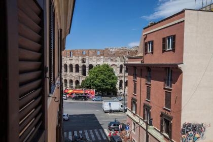 Aurora al Colosseo - image 24
