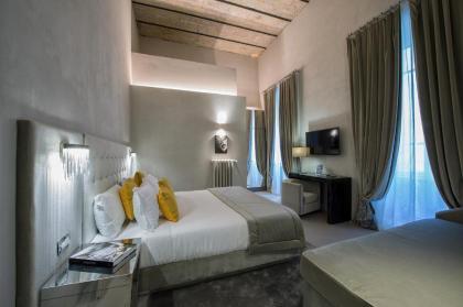 Terrace Pantheon Relais - image 19