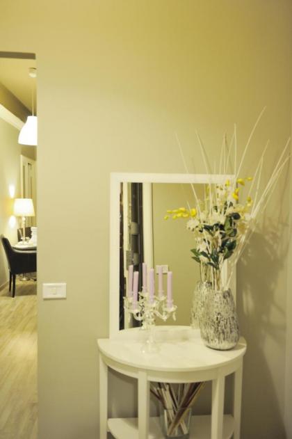 Alexia Home - image 24