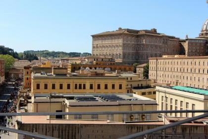 La Rosa del Vaticano Luxury Apartment - image 26
