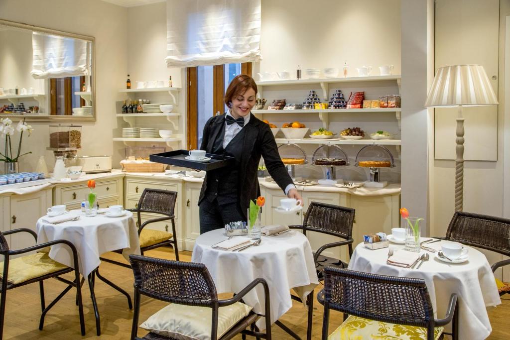 Monte Cenci Hotel - main image