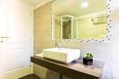 Domus Regina Colosseo - image 3