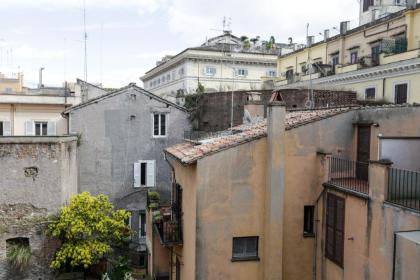 Pantheon Terrace Apartment - image 19