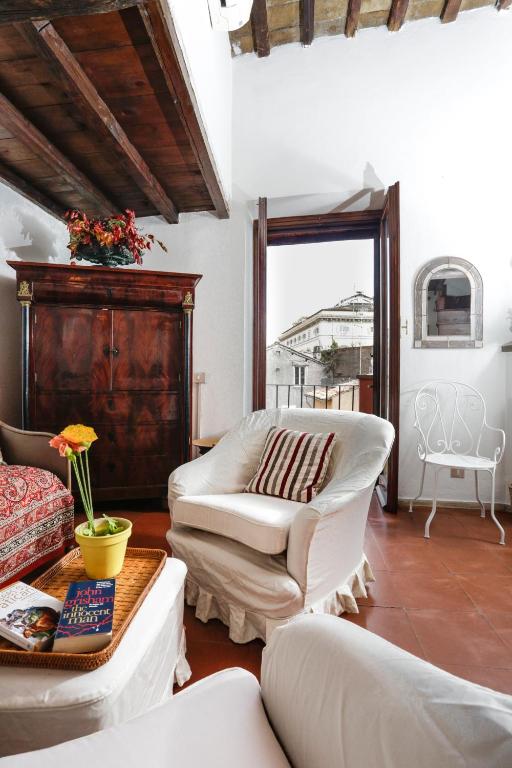 Pantheon Terrace Apartment - image 4