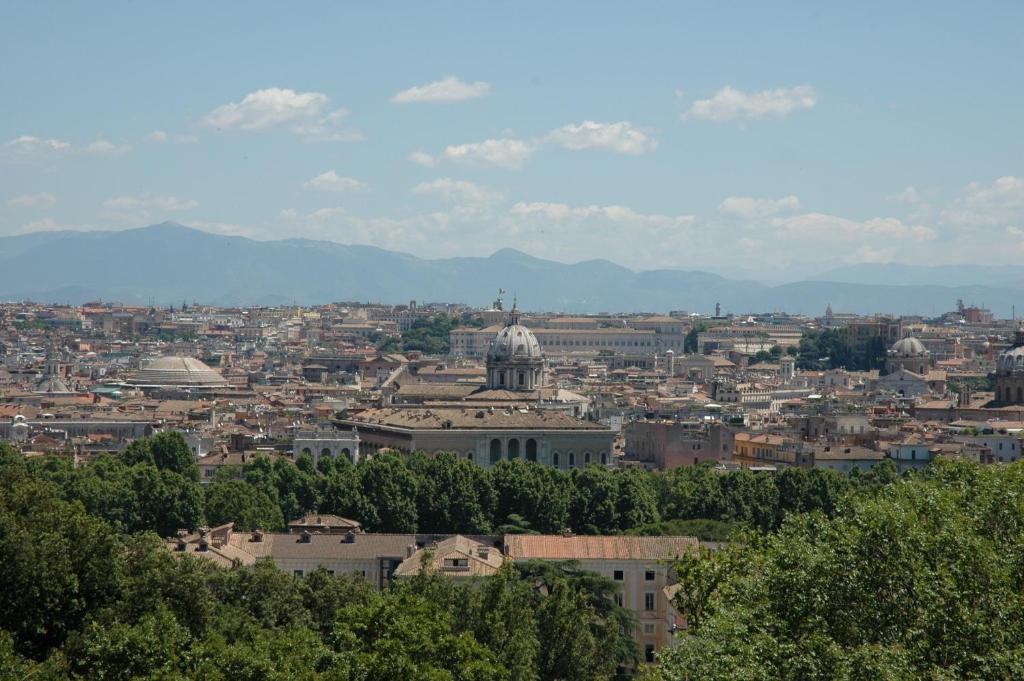 Historical Center of Rome AC 2 Bedrooms Bathroom Wifi Near the Vatican - image 4