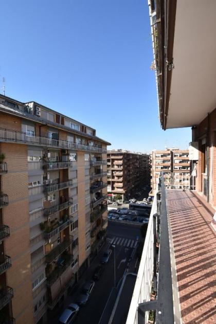 Nice & Warm Rooms - image 18