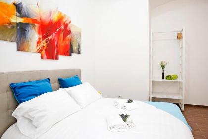 Castel Sant Angelo's Harmonious Apartment - image 24