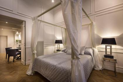 Old Town Apartments Rome - image 11